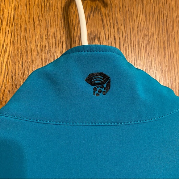 Women’s Small Mountain Hardwear Softshell Jacket - Picture 15 of 15
